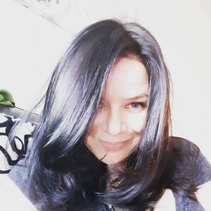 Meet your Posher, Iva